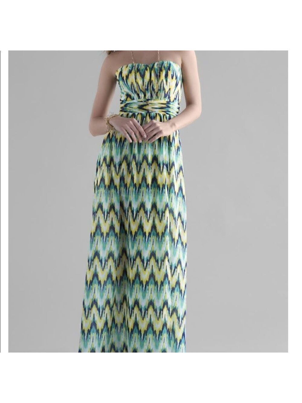 FRANCESCA’S Strapless Maxi Dress 💚